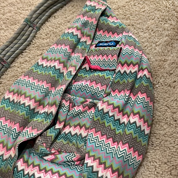 Kavu rope bag! Perfect for traveling. So much storage and easy to carry. - Picture 2 of 4